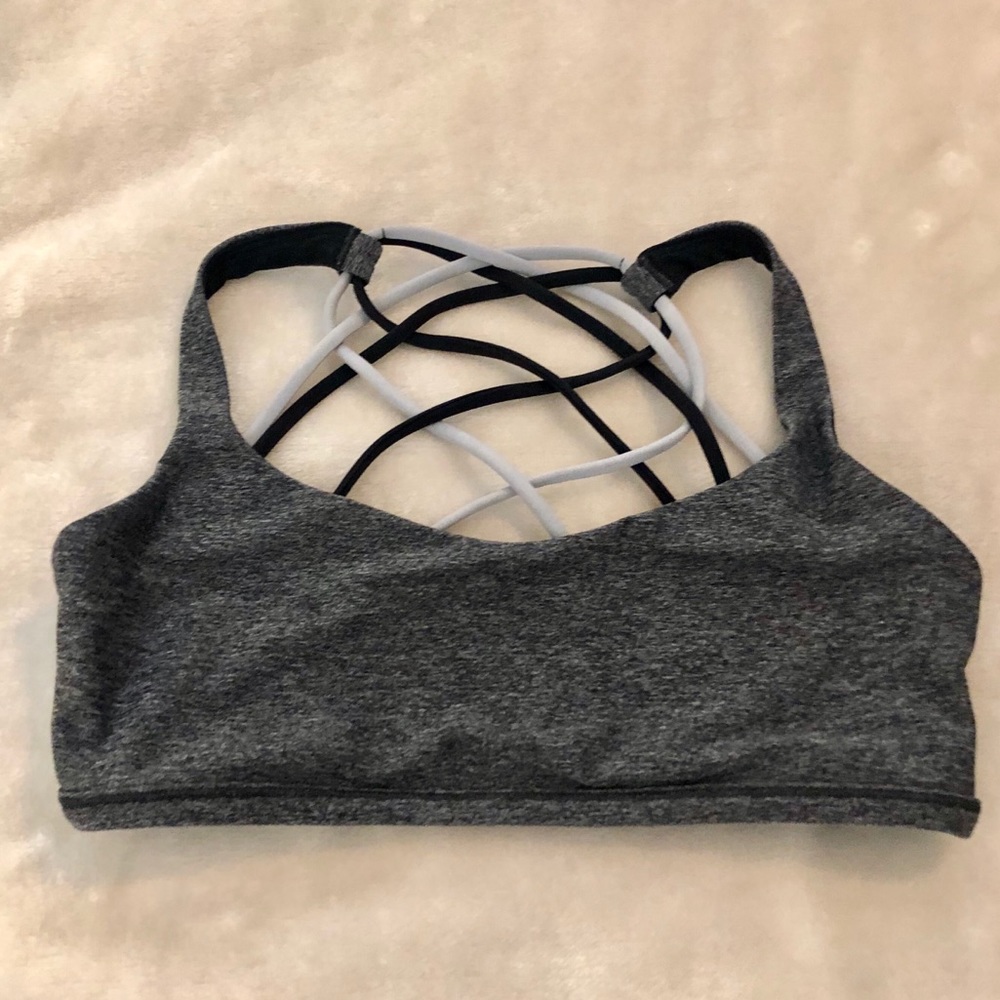 Lululemon Free to be wild size 6